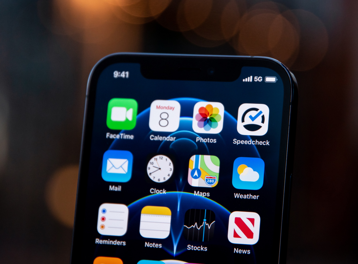 坡头苹果手机维修分享为什么 iPhone 12 在冬季会自动关机 