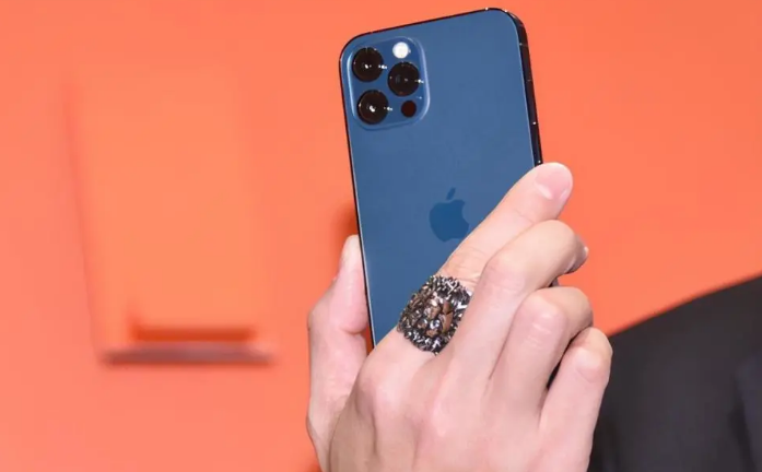 坡头苹果手机维修分享iPhone12系列重启方法教程 